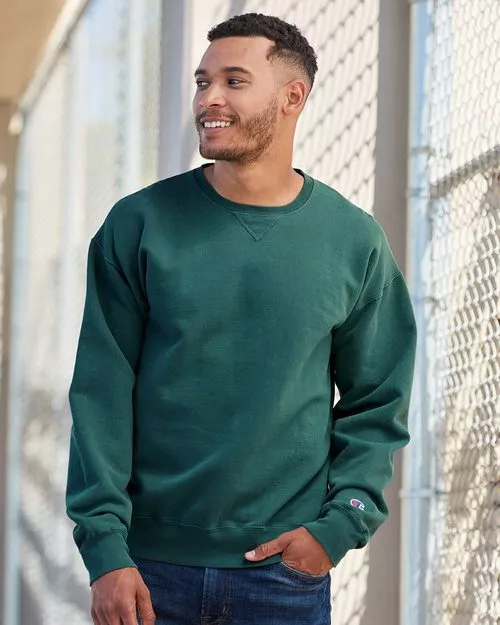 Champion – Garment Dyed Crewneck Sweatshirt