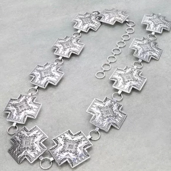 SILVER CONCHO BELT